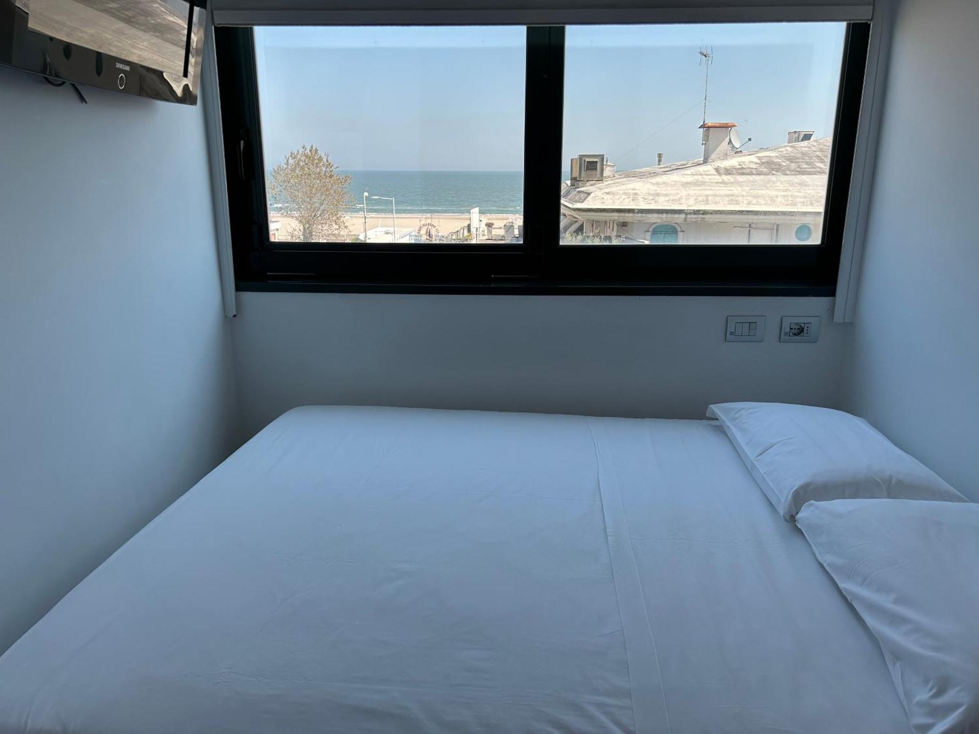 Hotel Perla - The Storyhoteller Riccione Ngoại thất bức ảnh