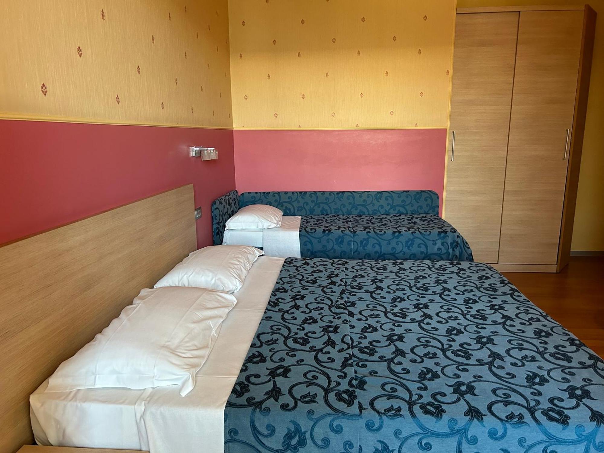 Hotel Perla - The Storyhoteller Riccione Ngoại thất bức ảnh