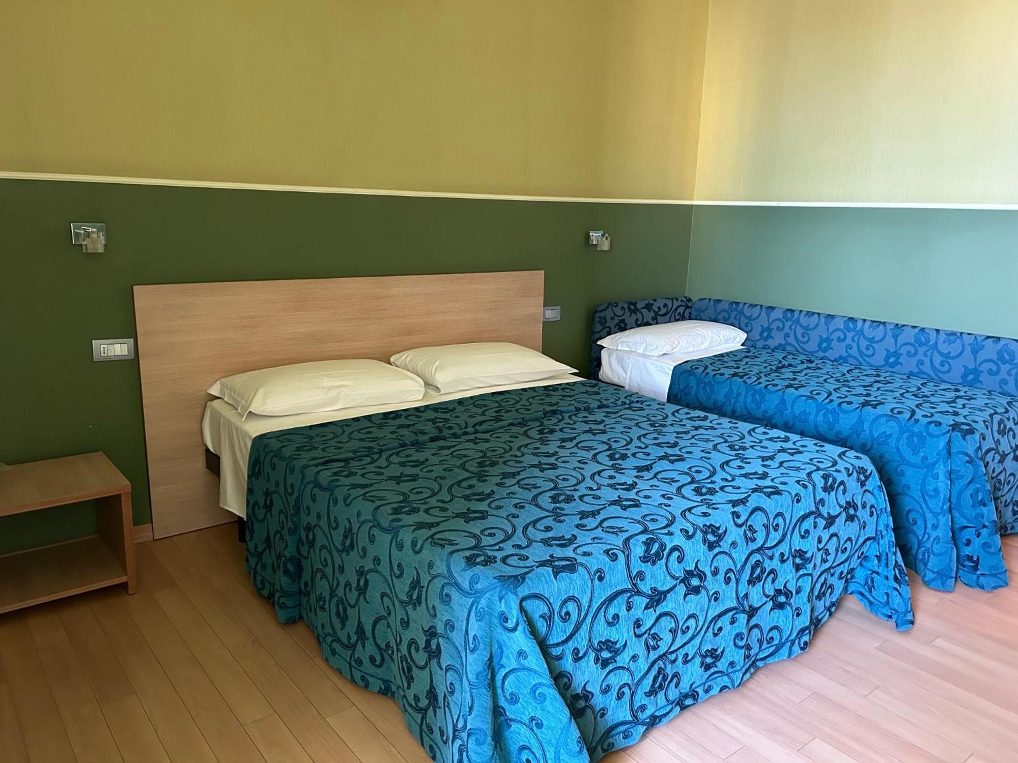 Hotel Perla - The Storyhoteller Riccione Ngoại thất bức ảnh