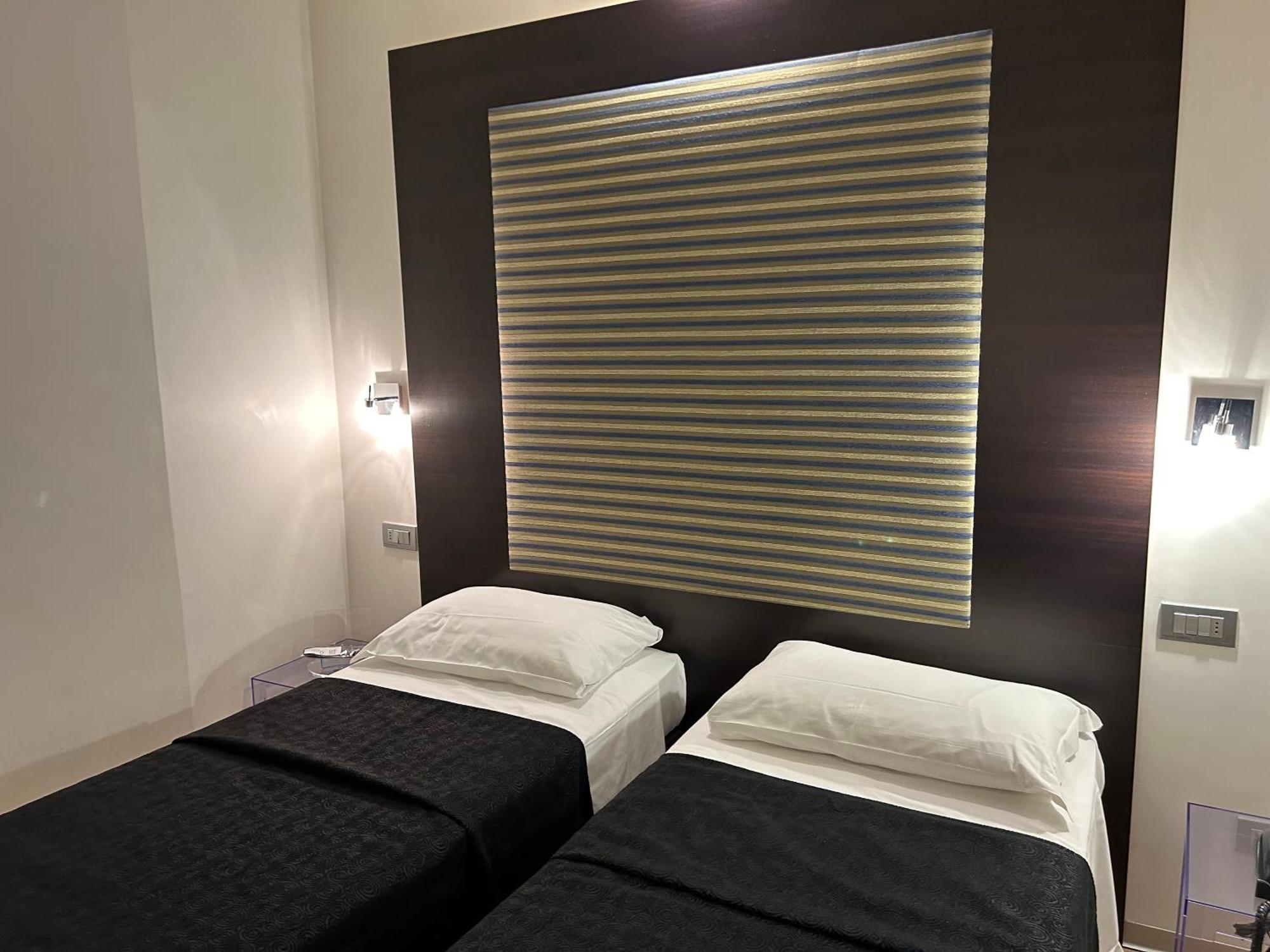Hotel Perla - The Storyhoteller Riccione Ngoại thất bức ảnh
