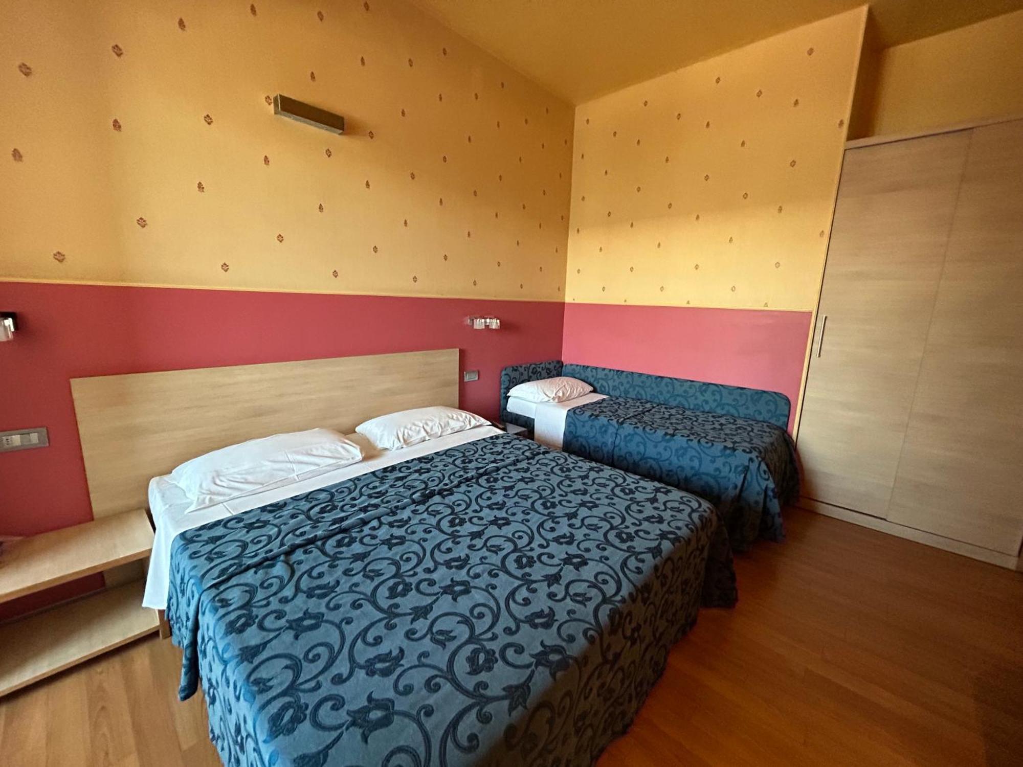 Hotel Perla - The Storyhoteller Riccione Ngoại thất bức ảnh
